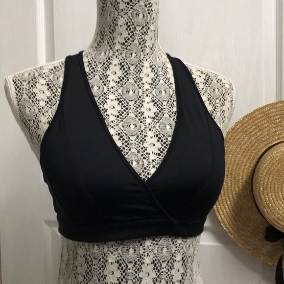 2/$40 🌺 2 Sports Bras - Size M - Picture 4 of 5